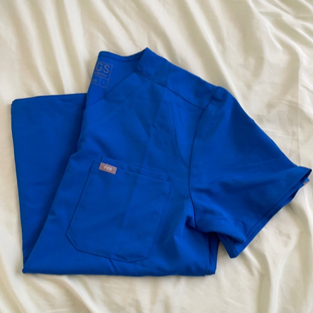Men’s Figs Leon Scrub Top